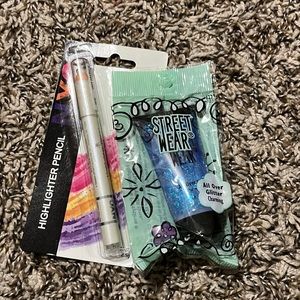 NWT 2 piece glitter and highlighter pencil